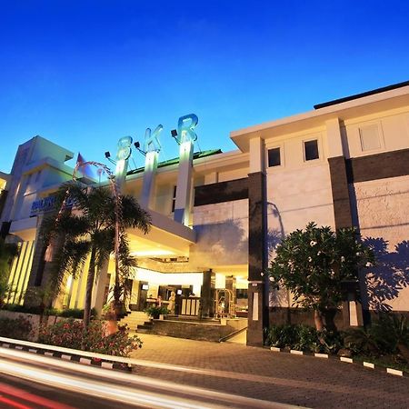 The Maja Kuta Hotel Кута Екстериор снимка
